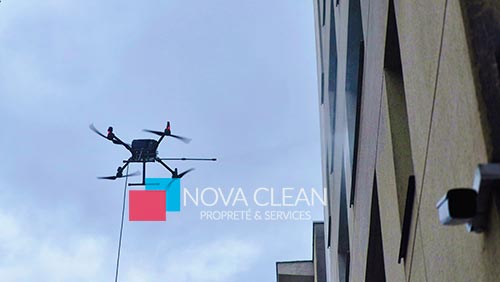 nettoyage d'une facade avec drone