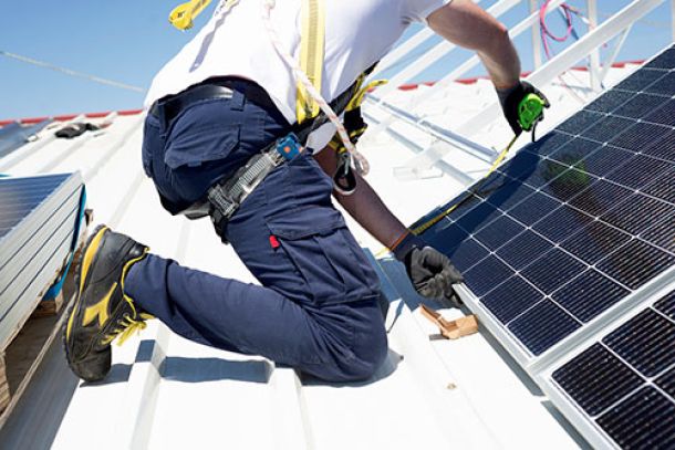 Installateur de panneaux photovoltaïques