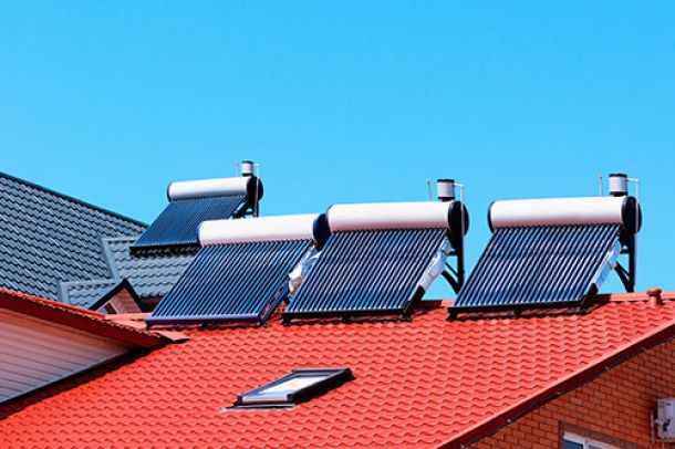 Installation de chauffe-eau solaire